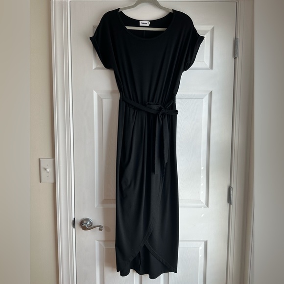 Black Short Sleeve High Low Maxi Dress with Belt - Large - Picture 6 of 11